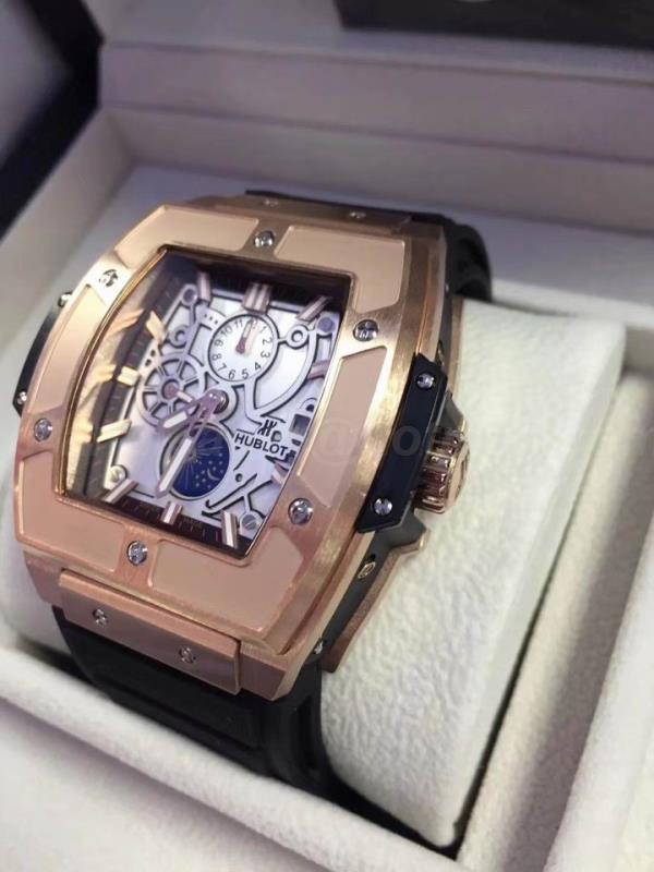 HUBLOT GENEVE Watch 9